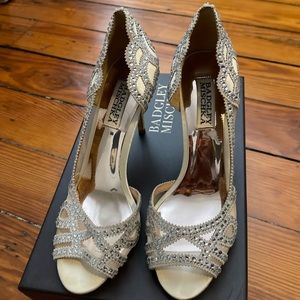 Badgley Mischka Marla Peep Toe Wedding Shoes! size 36.5
